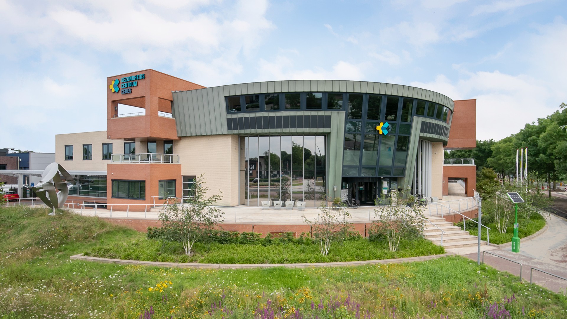 De transformatie van bankgebouw tot mini-ziekenhuis